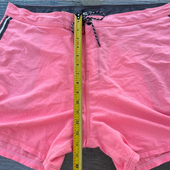 Hurley Men's Pink Swim Board Shorts - Picture 10 of 10
